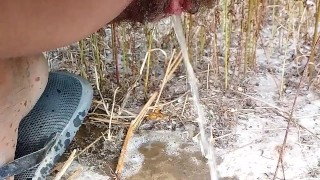 手淫后小便。我的屁股松了，别的东西也出来了。慢动作小便。