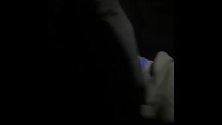 表现出一些爱...... 