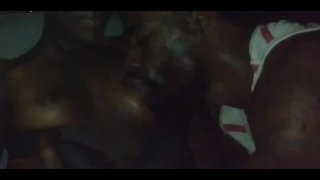 LIL 奶子很重要，也需要爱，所以 GORILLA PUNCHER 做了它所做的事情!!!!!!!!