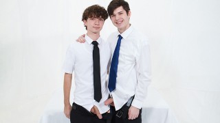 达科塔·洛弗尔（Dakota Lovell）脱掉他的伴侣山姆·莱杰（Sam Ledger）的衣服并主持他的受膏仪式 - 传教士男孩