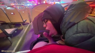 公共 POV：纽约旅游巴士上危险的口交