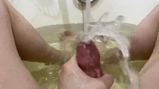 如何在衛生間用自來水自慰