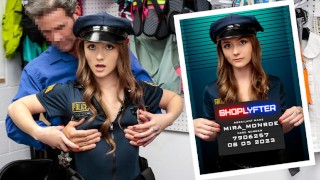 鲁莽的联谊会小妞了解到冒充警察是一种非常严重的罪行