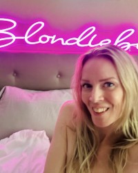Neon Nude photo