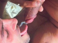 Una sborrata in bocca divina gif