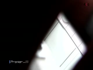 外站流出潛入大學女廁TP學妹噓噓12