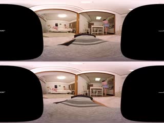 #TB3D DSVR-128 【VR】VR長尺 パンチラ三姊妹とお留守番。仆がこっそりパンツを覗いているのに気づきお母さんのセクシー下著に著替え
