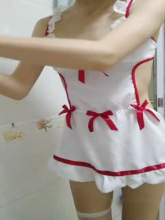 逼逼無毛苗條身材妹子自慰秀 情趣女僕裝白絲跳蛋塞 摩擦沙發上道具JJ抽插 很是誘惑喜歡不要錯過
