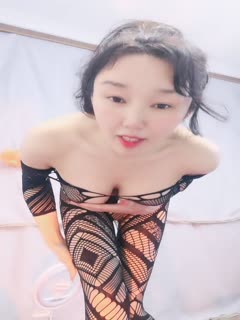 氣質輕熟女大姐姐露臉大秀激情，絲襪情趣裝扮誘惑，互動狼友發騷，揉奶玩逼各種展示，淫聲盪語精彩不斷刺激