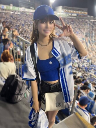 ⚠ Bos Payudara Hama ⚠ Cangkir H! Pemain baseball berdada besar dan berlidah cabul, berusia 25 tahun. Dia menjadi begitu bersemangat saat menonton pertandingan bisbol hingga akhirnya melakukan hubungan seks creampie di kamar hotel. "Rika"