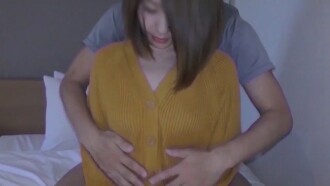 【限时5天重制版瘦脸马赛克】秋田美女人妻光天化日下饭店给老公买伴手礼被叫出来中出重制版