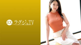 Luxury TV 1582 現役 AV 女優「初音實裡」出現在豪華 TV 上，想要在彼此尋求對方的地方擁有豐富的性愛！不僅可愛而且作為成年女性的性感也有魅力！伊庫被已經達到女人身高的身體所困擾！ ！！