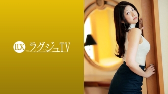 LuxuTV 1703 雖是謙虛的感覺，但卻是害羞、性愛激烈的巨乳鋼琴老師！日常生活中無法品嚐到的氛圍，逐漸玩起來興奮起來，以大膽的姿勢沉浸在快樂之中！
