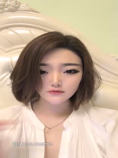 【小蝴蝶】高顏值短髮妹子露逼誘惑，用鏡子照逼特寫手指扣入自慰，很是誘惑喜歡不要錯過第03集