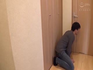 NASH-075-【赤面】絶贊オナニー中に義弟や娘婿がまさかの帰宅！絶頂寸前を目撃第06集