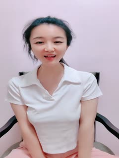 甜甜的小少婦露臉鏡頭前發騷，聽狼友指揮脫光了揉奶自慰騷穴，搞的騷逼好多水洗澡誘惑沖一衝淫聲盪語不斷第04集