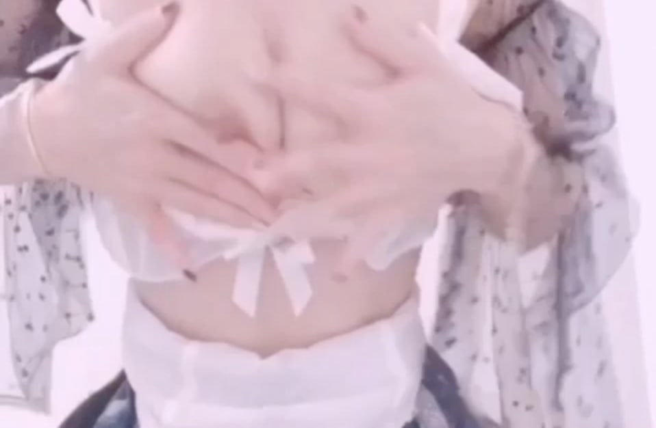 洛麗塔白絲少女..
