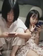 一男兩女在車裡呆了三個小時，他們都做了些什麼？.
