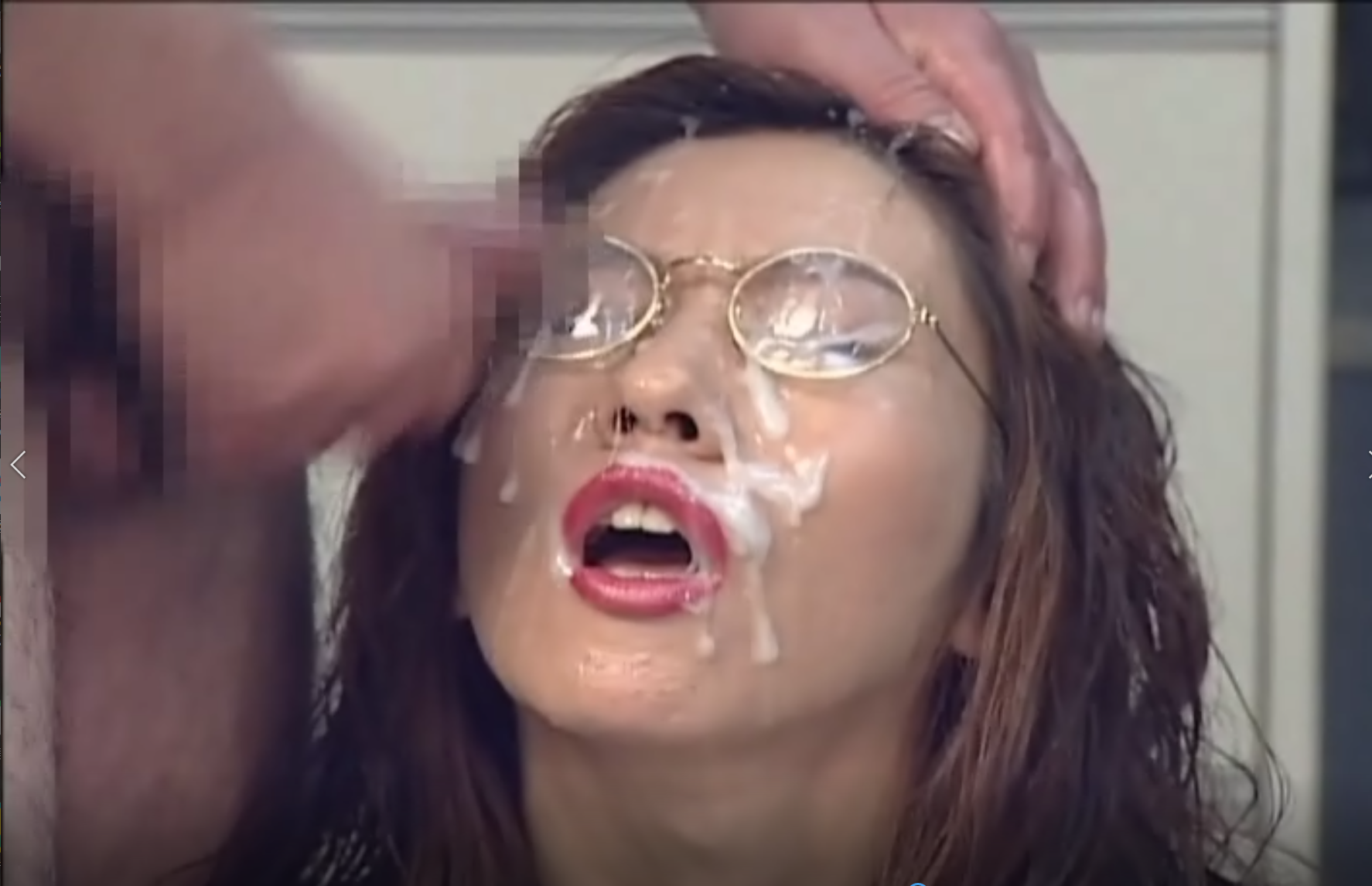 小日本超變態重口味眼鏡騷女激情爆操大量顏射吞精超多人射一身一頭精沐浴精液