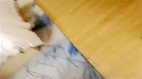 最牛逼的套路偷拍《扶貧站街女探花》胖表弟會所選妃一千四的坐檯妹假借看AV擺好設備明目張胆的偷拍
