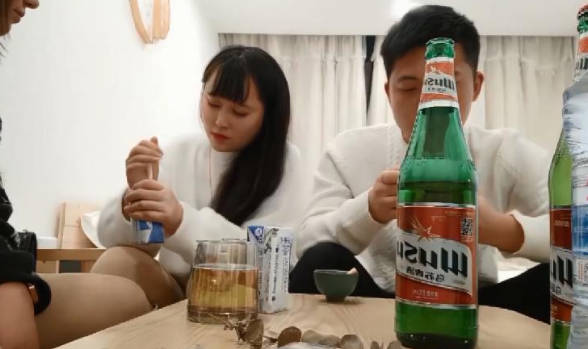 換妻遊戲 酒後床上後入猛干