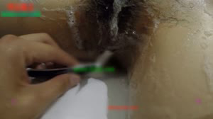 噴血推薦-猥瑣男終於把暗戀已久的高挑性感170CM大學美女灌醉帶到酒店先把她洗乾淨刮完毛再猛烈的抽插，