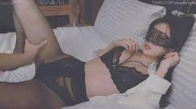 極品反差氣質尤物加班的ＯＬ小白領的特殊服務，清純唯美小仙女私下竟然是個小騷貨