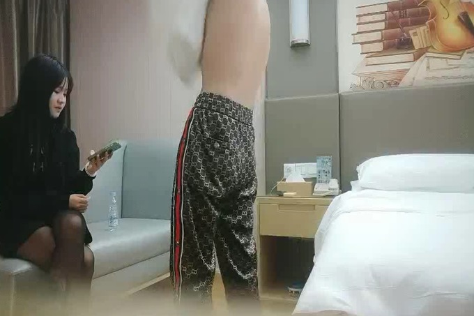 極品外圍場 00後小姐姐心悅誠服 高潮陣陣享受其中