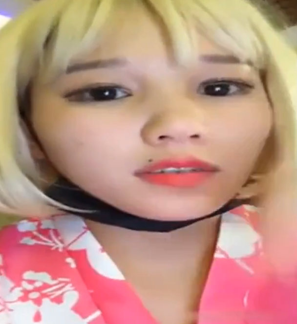 小姐姐平台豐滿女主播你好迷人凌晨去做按摩當技師的面自慰洗完澡回家又繼續大秀了一場