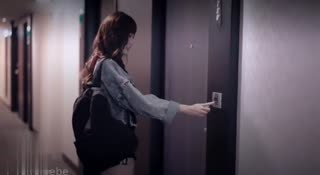 宅男網約上門服務的小時工性感靚妹女脫光啪啪內射