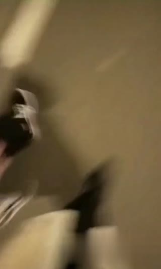 騷氣逼人的主播糖糖~大冷天戶外勾搭小處男一起開房啪啪~
