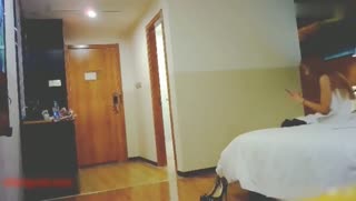 172CM大學長腿美女酒店援交中年男