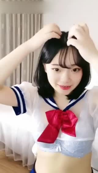 妹子小尺度誘惑 情趣學生透視裝椅子上漏奶自慰