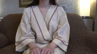 経験人数1人の中退生。本来なら现役３年生のミニマム美少女。人生初のフェラと発育途中の极小マンコに痛がりながらも大量中出し。