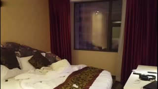 酒店狂操四川98年剛畢業上班的害羞小嫩妹,玩的都是高難度動作