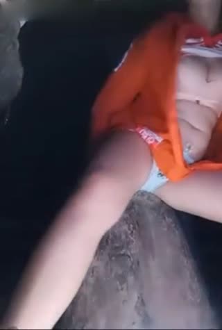 打工的眼鏡少婦兼職主播晚上公園勾搭個出來找小姐的大叔野戰