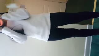 杭州出差找了個清純女大生來洩慾~800元只能玩腳交~那就讓她用腳擼到射~