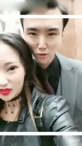 美少婦約炮靠小姐吃飯的小白臉雞頭到情趣酒店開房啪啪