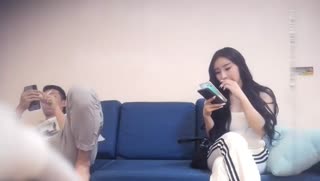 鴨哥偵探約了個性感大屁股白衣妹子啪啪，沙發上操騎在身上摸逼口交大力猛操