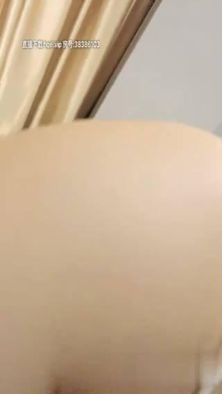 豐滿肥臀巨乳妹子和炮友酒店啪啪，白嫩屁屁翹高高等著哥哥猛烈插！