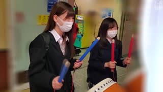 【個撮】高身長美少女×子犬系美少女・偶然の出會い