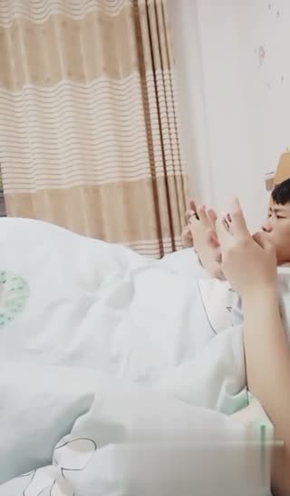 學院派妹妹和紋身小混混同居日常~才剛吃完晚餐就要吃性愛宵夜!!