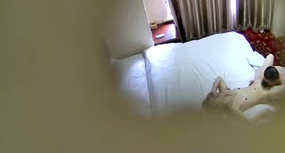 [酒店偷拍] 小蛇蛇探勘黑森林~用舌頭就把女友搞得浪叫不止~