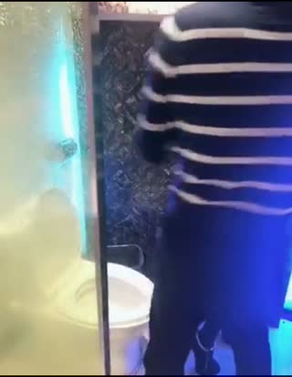 女神級性感美女和炮友劇情演繹-酒吧唱歌上廁所被人闖進來硬幹,家中休息時又被物業強闖進來按倒插逼.國語!