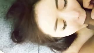 美女被猥瑣男灌醉了想要睡覺強行搞醒插嘴口嗨啪啪下下到底嬌喘呻吟