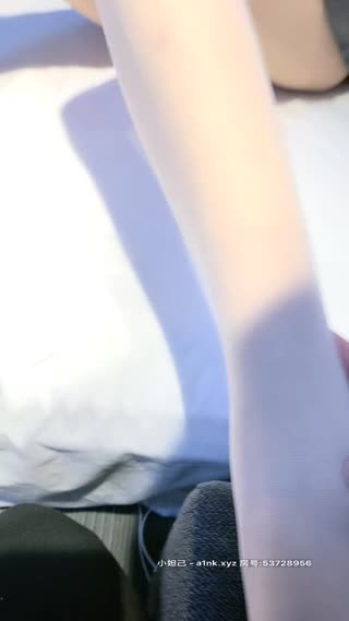 AVOVE04-13內射裝小清新的御姐