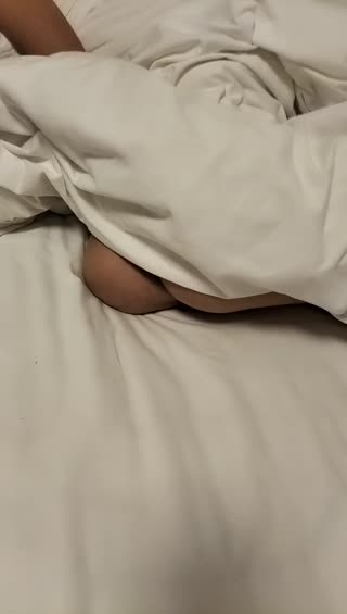 職中小女友06-11小小年紀就賣逼