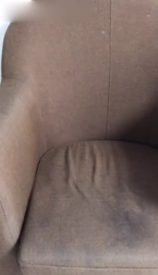 顏值高身材好膚白貌美的小騷逼，一個人的寂寞沙發上自慰誘惑