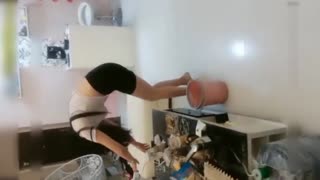 制服誘惑大長腿露臉
