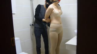 廁所里捆綁女票玩sm